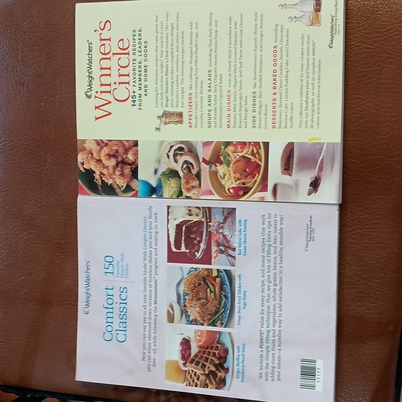 2 WeightWatchers cookbooks (295 recipes) - Picture 2 of 6